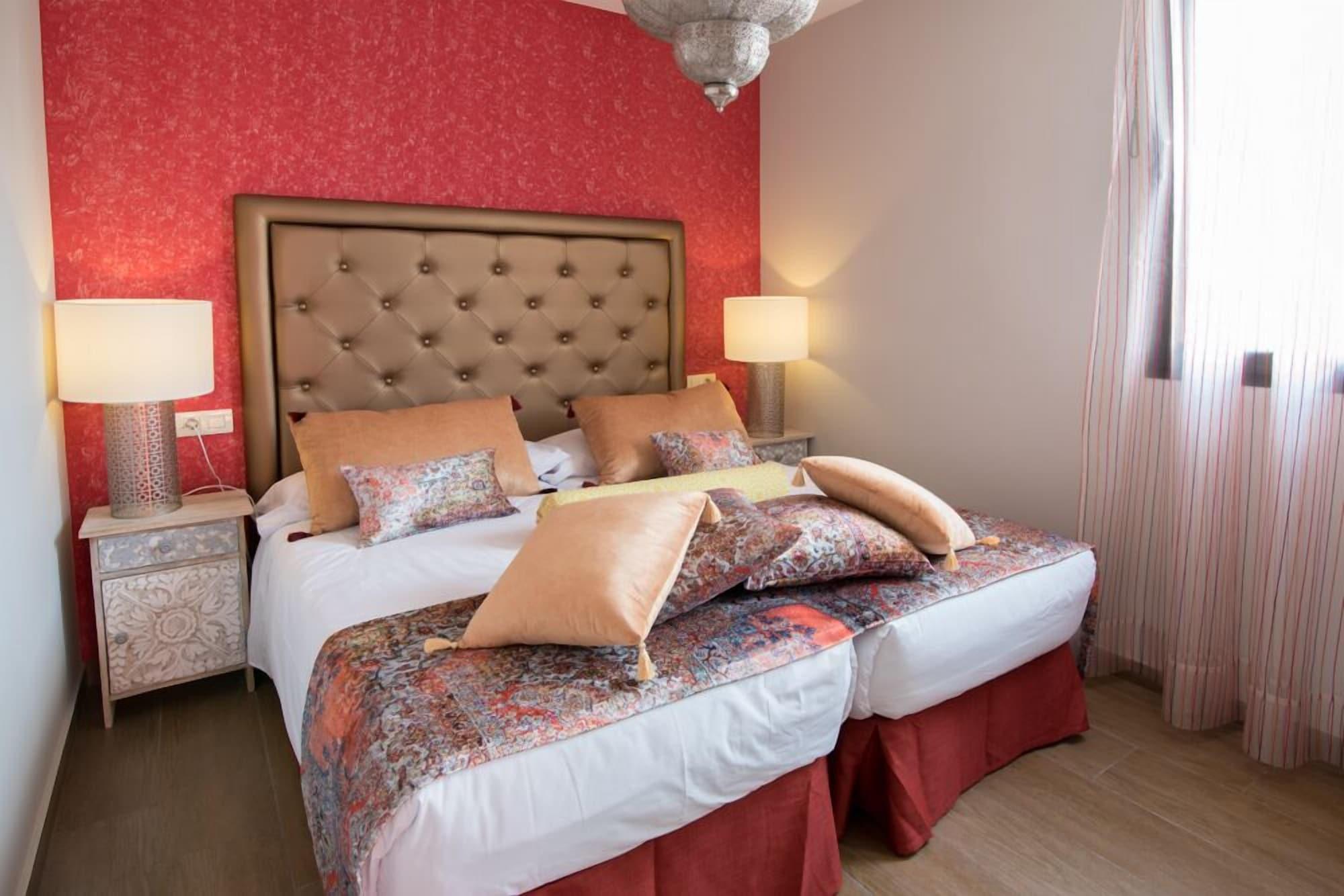 Alhambra Boutique By Pmc Aparthotel 3*